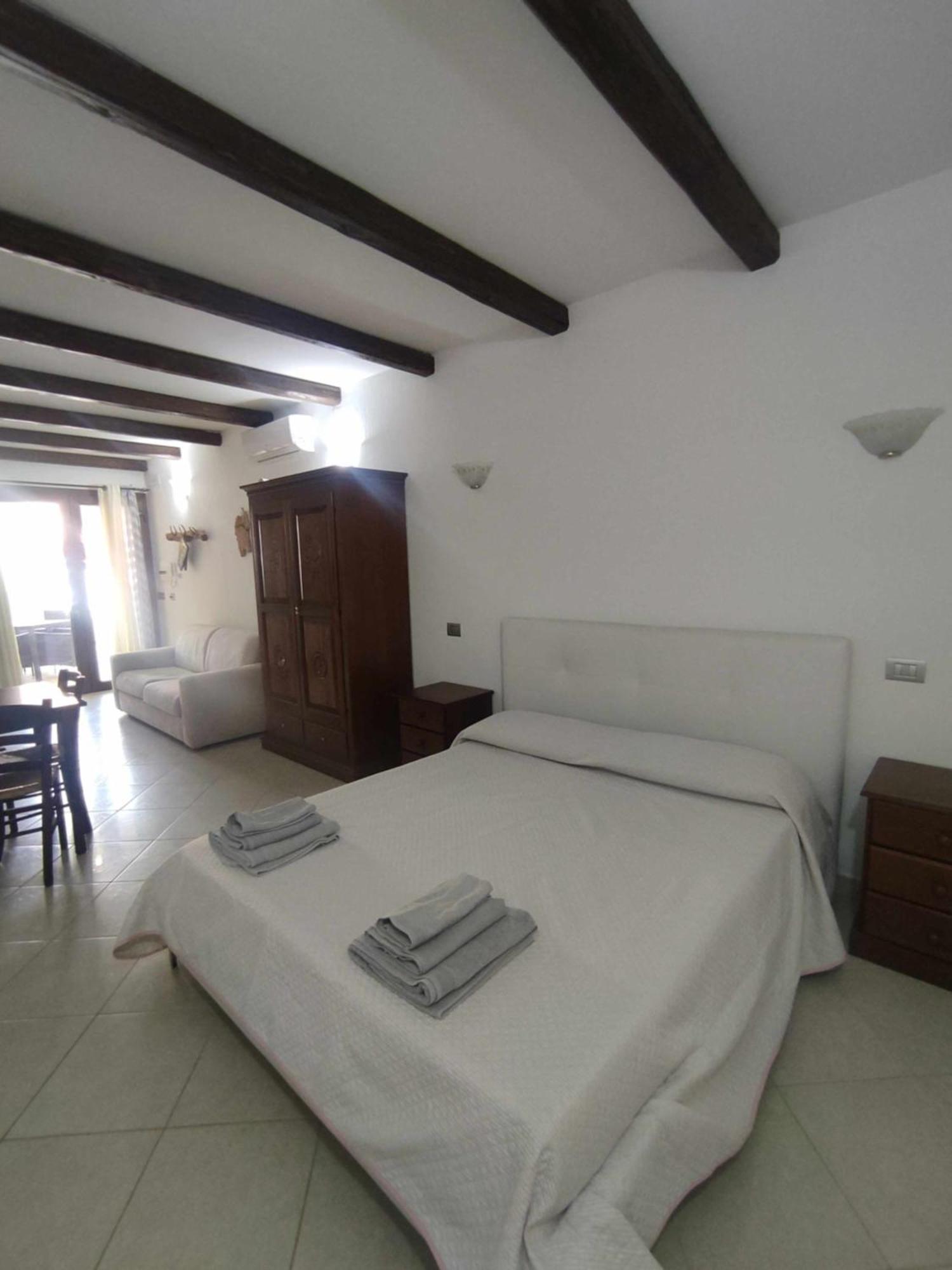 Villa Bianca Bb E Apartments Àrbatax Zewnętrze zdjęcie